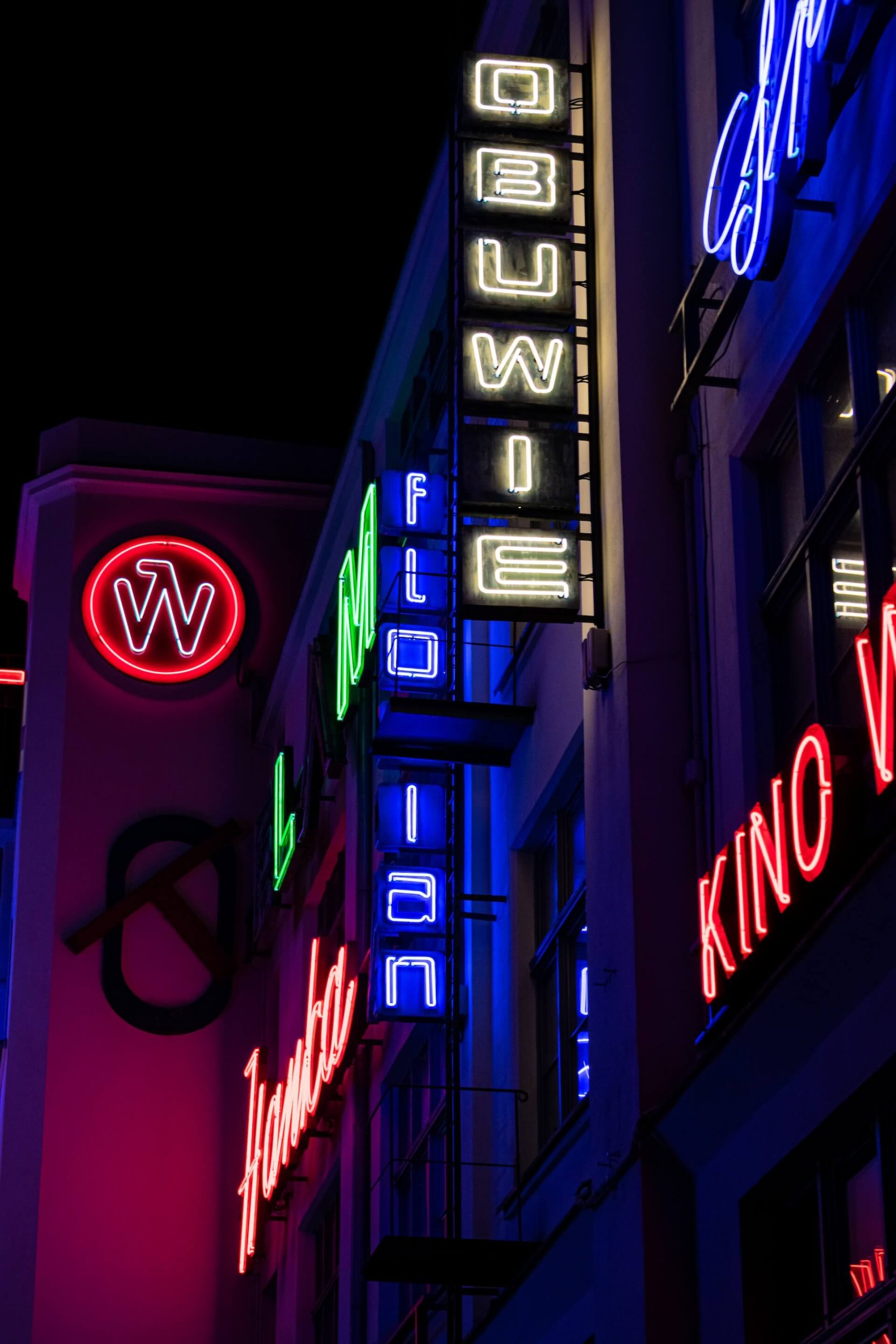 Hotell och klubbar i Wroclaw i samma byggnad.